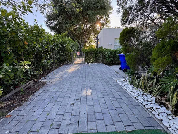 $535,900 | 5800 Taylor Street, Hollywood, FL 33021