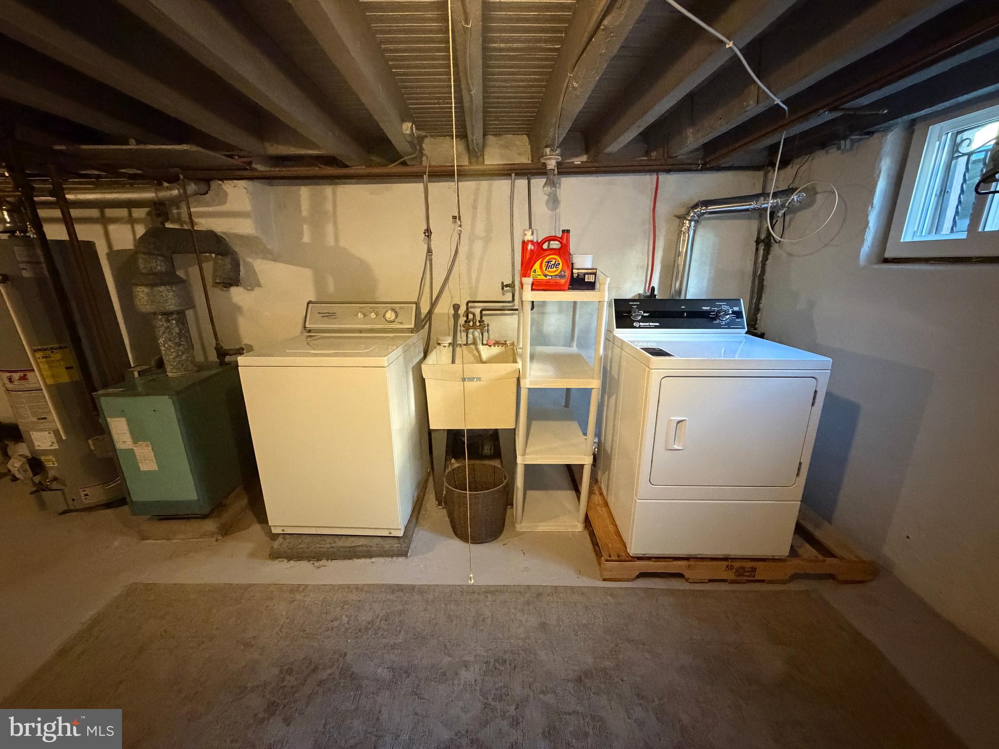 1946 Fitzgerald Street Philadelphia, PA 19145 - Photo 15 of 18 a utility room with dryer and washer