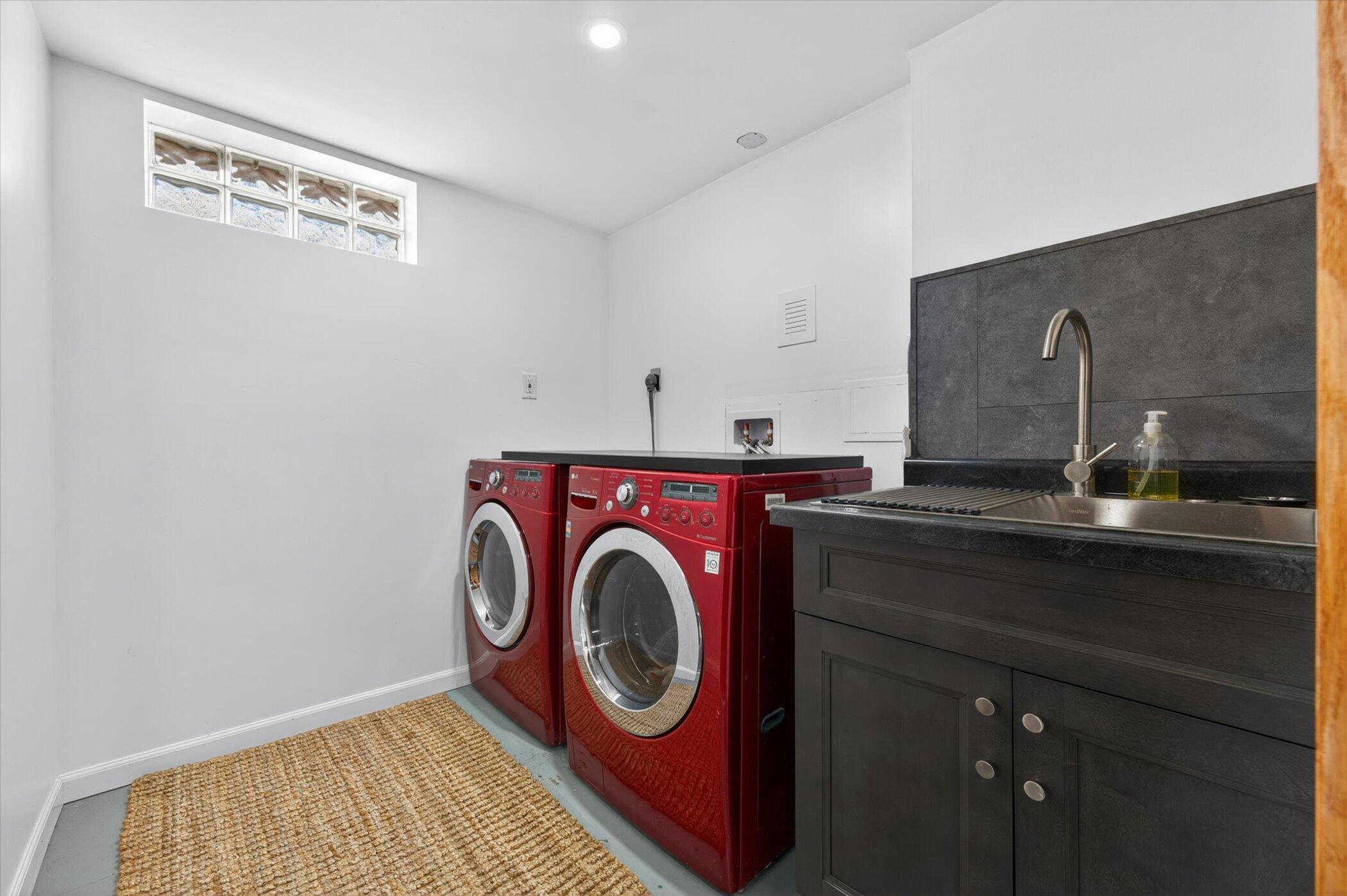 900 Pomona Road Ann Arbor, MI 48103 - Photo 36 of 60 36-900-Pomona-Rd-WindowStill