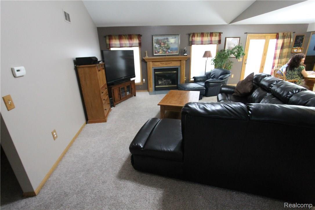278 Gray Road Lapeer, MI 48446 - Photo 7 of 12 IMG_8842.JPG