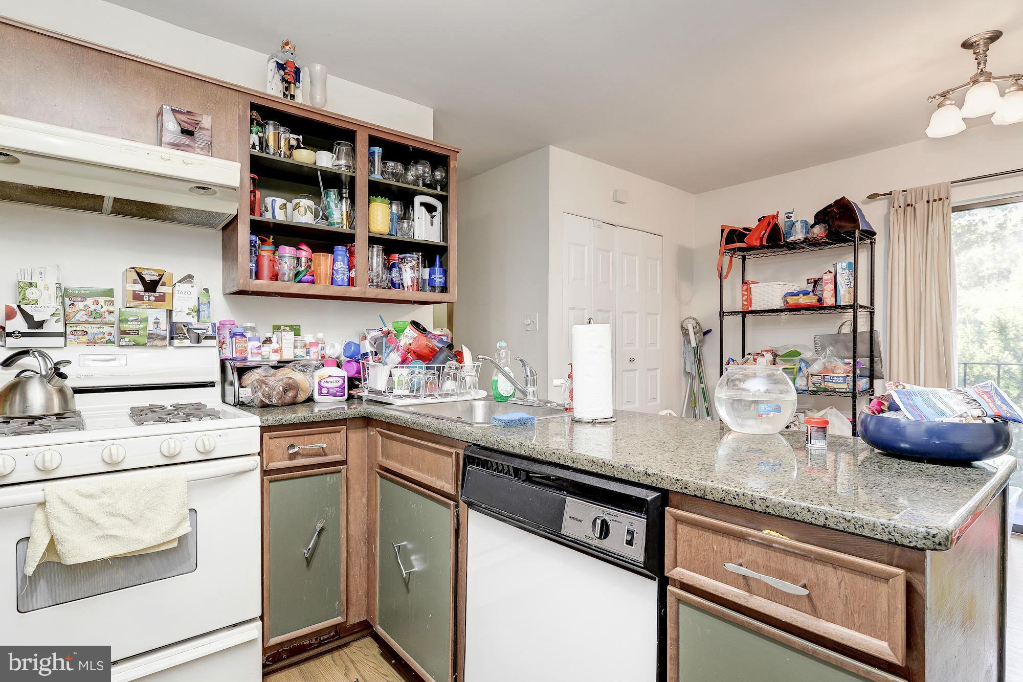 8064 Inverness Ridge Road Potomac, MD 20854 - Photo 11 of 24 Kitchen