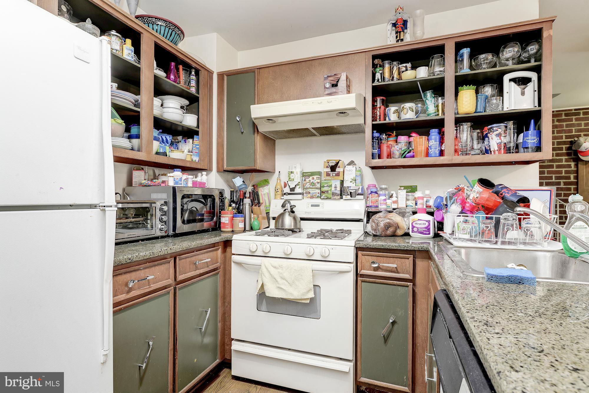 8064 Inverness Ridge Road Potomac, MD 20854 - Photo 12 of 24 Kitchen