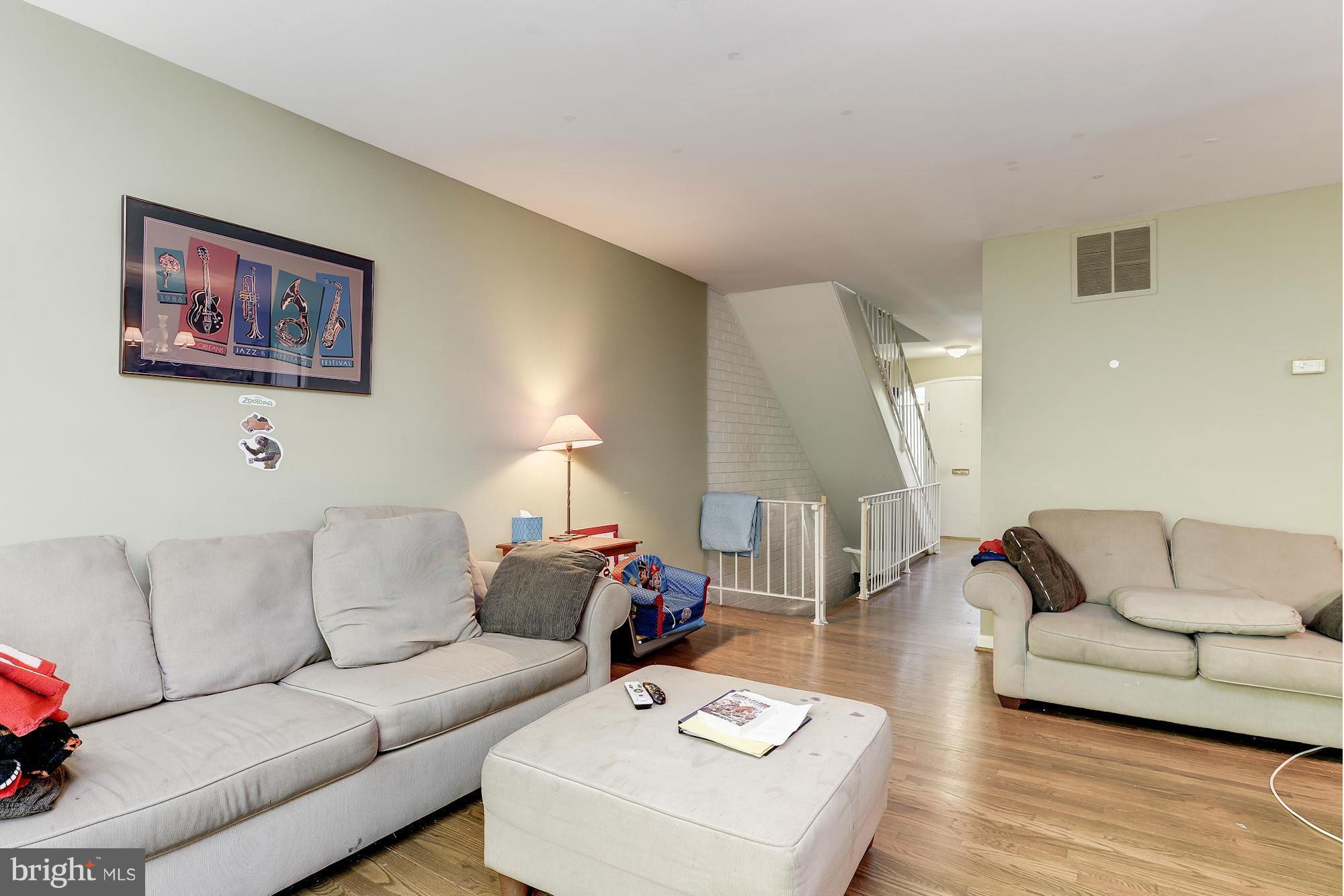 8064 Inverness Ridge Road Potomac, MD 20854 - Photo 7 of 24 Living Room