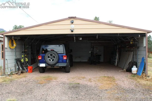 a view of entryway and hall