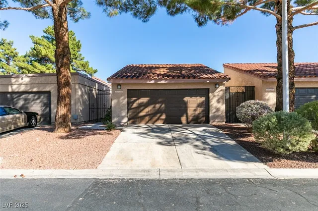 $1,800 | 1850 Camino Verde Lane, Las Vegas, NV 89119