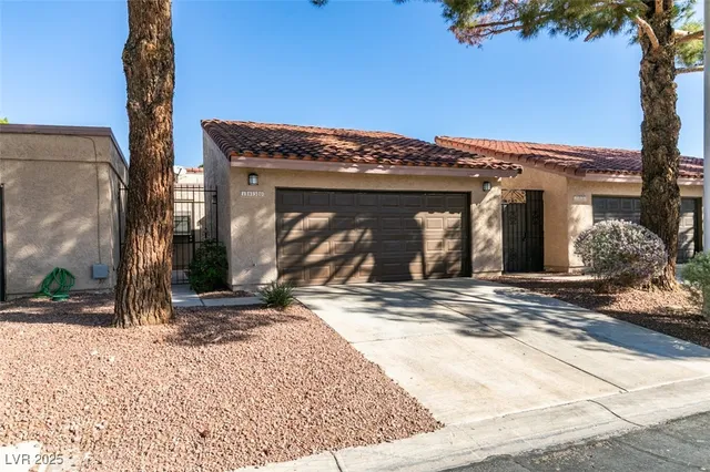 $1,800 | 1850 Camino Verde Lane, Las Vegas, NV 89119