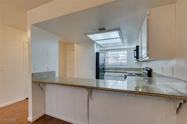 $1,800 | 1850 Camino Verde Lane, Las Vegas, NV 89119