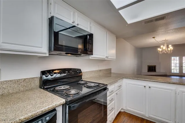 $1,800 | 1850 Camino Verde Lane, Las Vegas, NV 89119