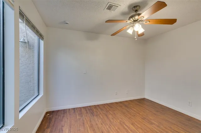 $1,800 | 1850 Camino Verde Lane, Las Vegas, NV 89119