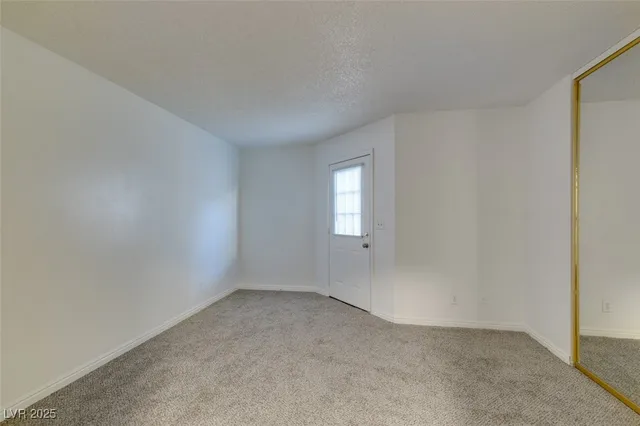 $1,800 | 1850 Camino Verde Lane, Las Vegas, NV 89119