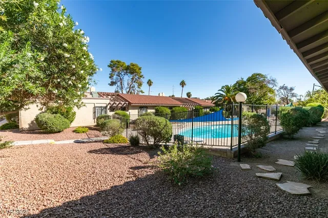 $1,800 | 1850 Camino Verde Lane, Las Vegas, NV 89119