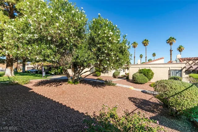 $1,800 | 1850 Camino Verde Lane, Las Vegas, NV 89119