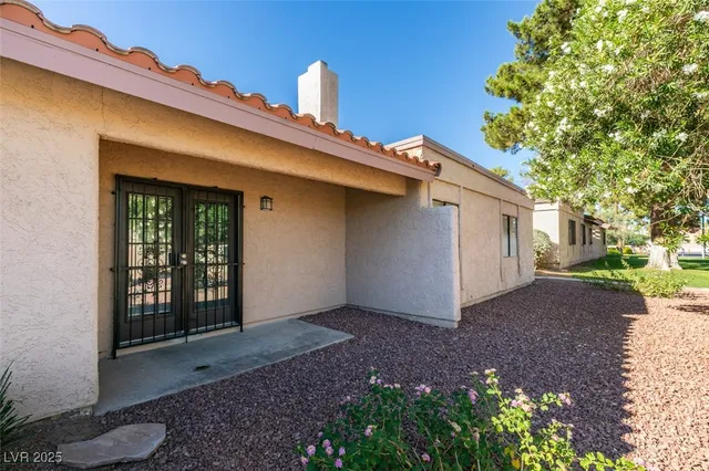 $1,800 | 1850 Camino Verde Lane, Las Vegas, NV 89119