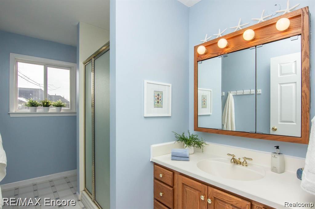 3464 McClure Road Troy, MI 48084 - Photo 29 of 43 Full Bath (Second Floor)