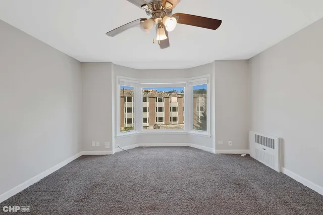 $360,000 | 201 Thames Parkway, Unit 2F, Park Ridge, IL 60068