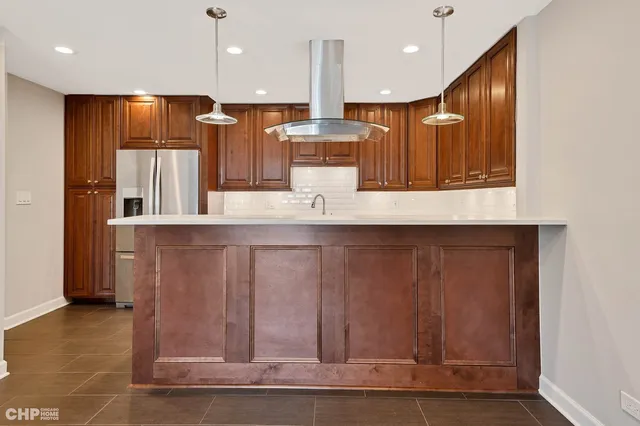 $360,000 | 201 Thames Parkway, Unit 2F, Park Ridge, IL 60068