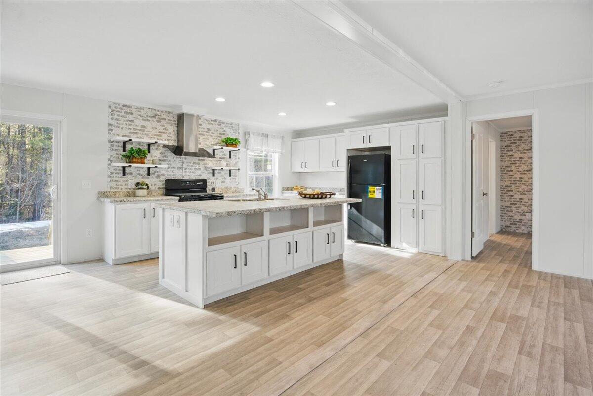 74 Blake Road Turner, ME 04282 - Photo 5 of 13 Kitchen/Nook