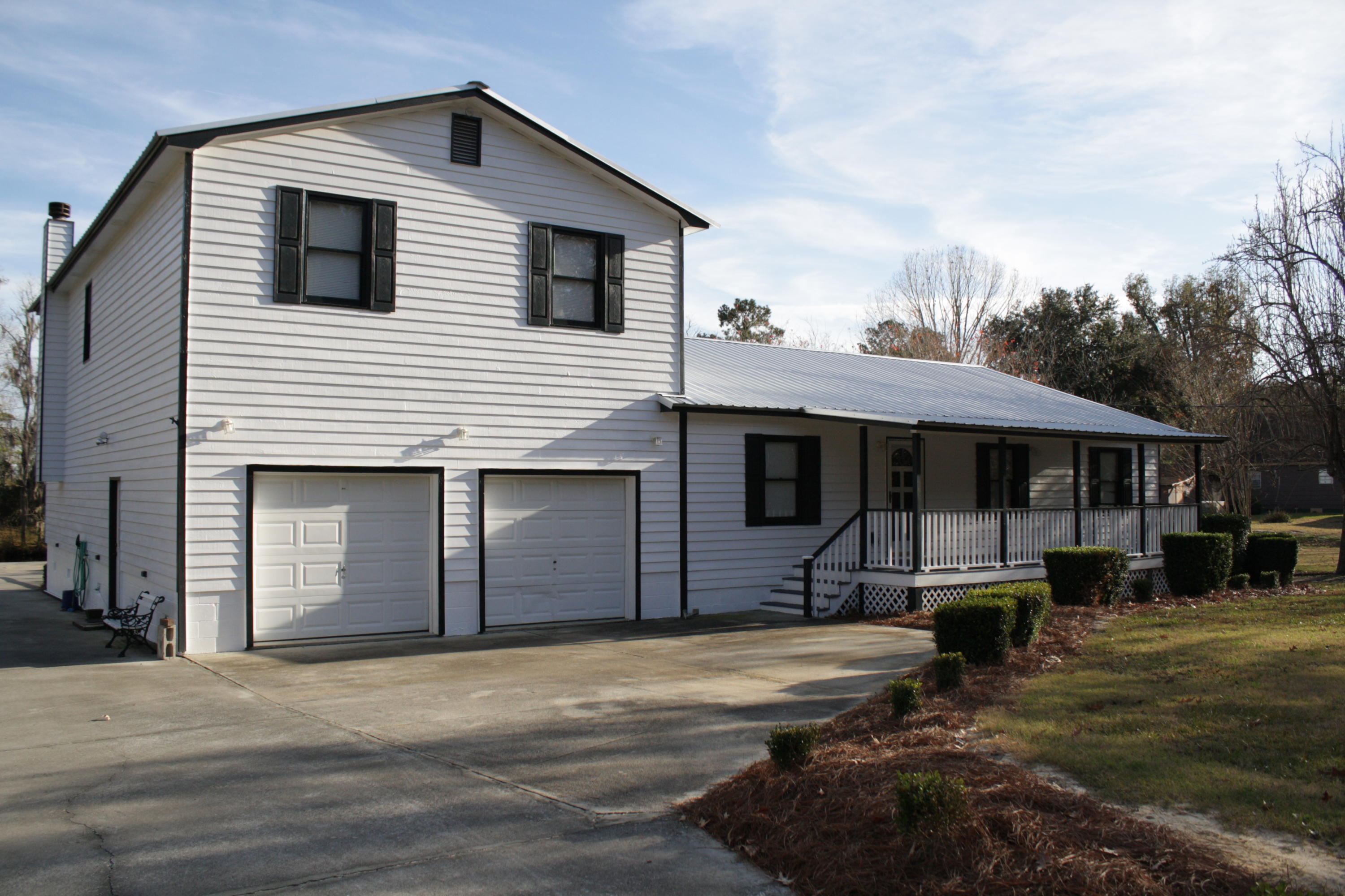 464 Castlebury Road Walterboro, SC 29488 - Photo 2 of 84 IMG_7044