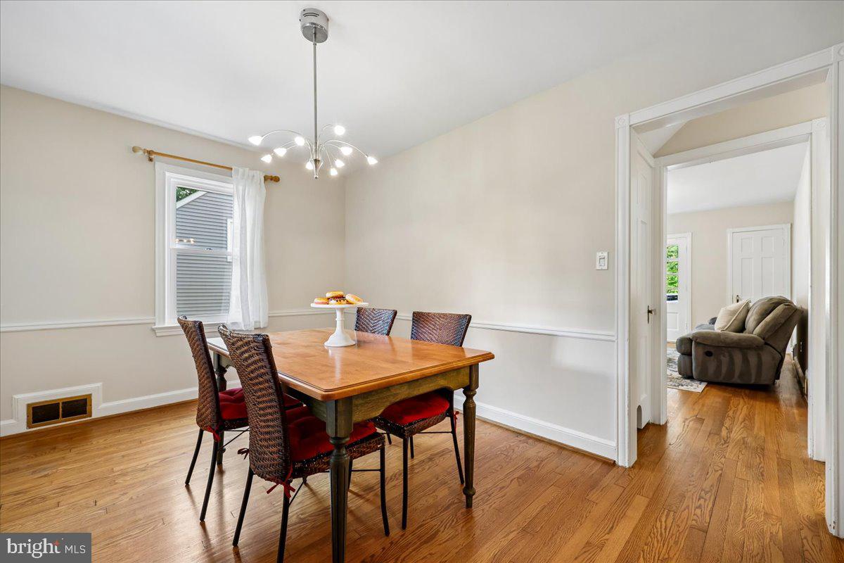 10404 Amherst Avenue Silver Spring, MD 20902 - Photo 12 of 49