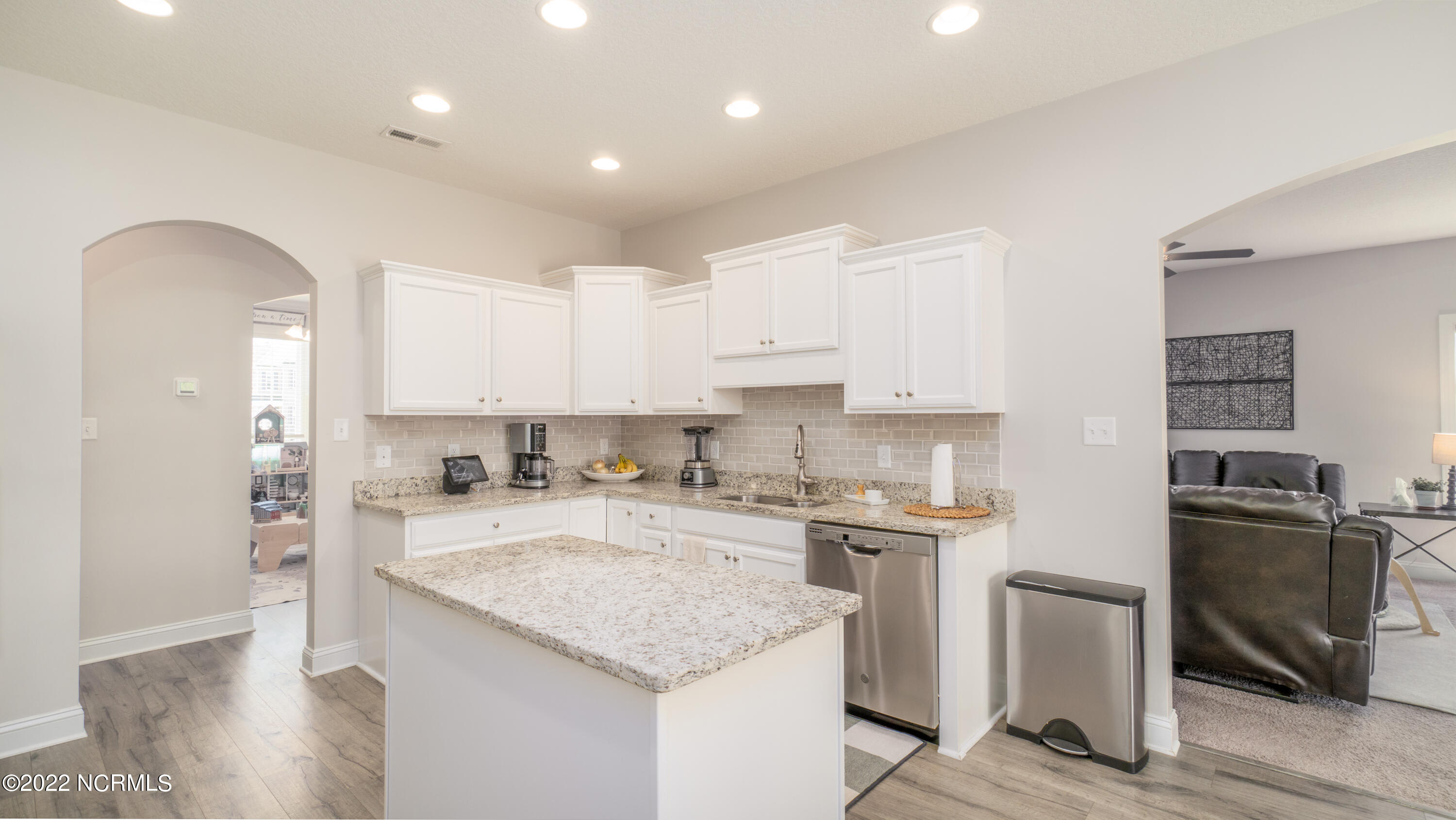 120 Colonial Post Road Jacksonville, NC 28546 - Photo 11 of 59 Kitchen