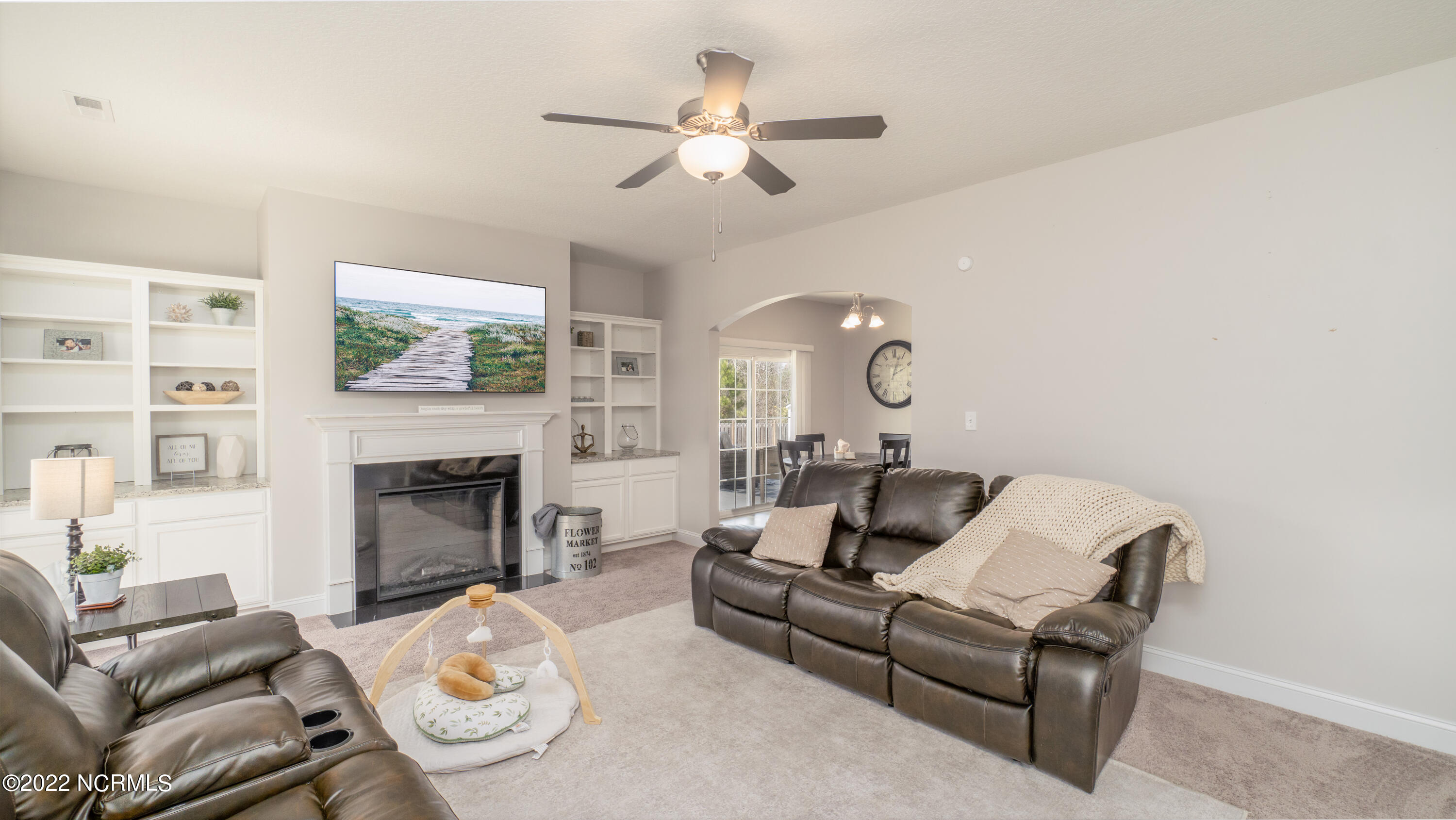 120 Colonial Post Road Jacksonville, NC 28546 - Photo 14 of 59 Living Room