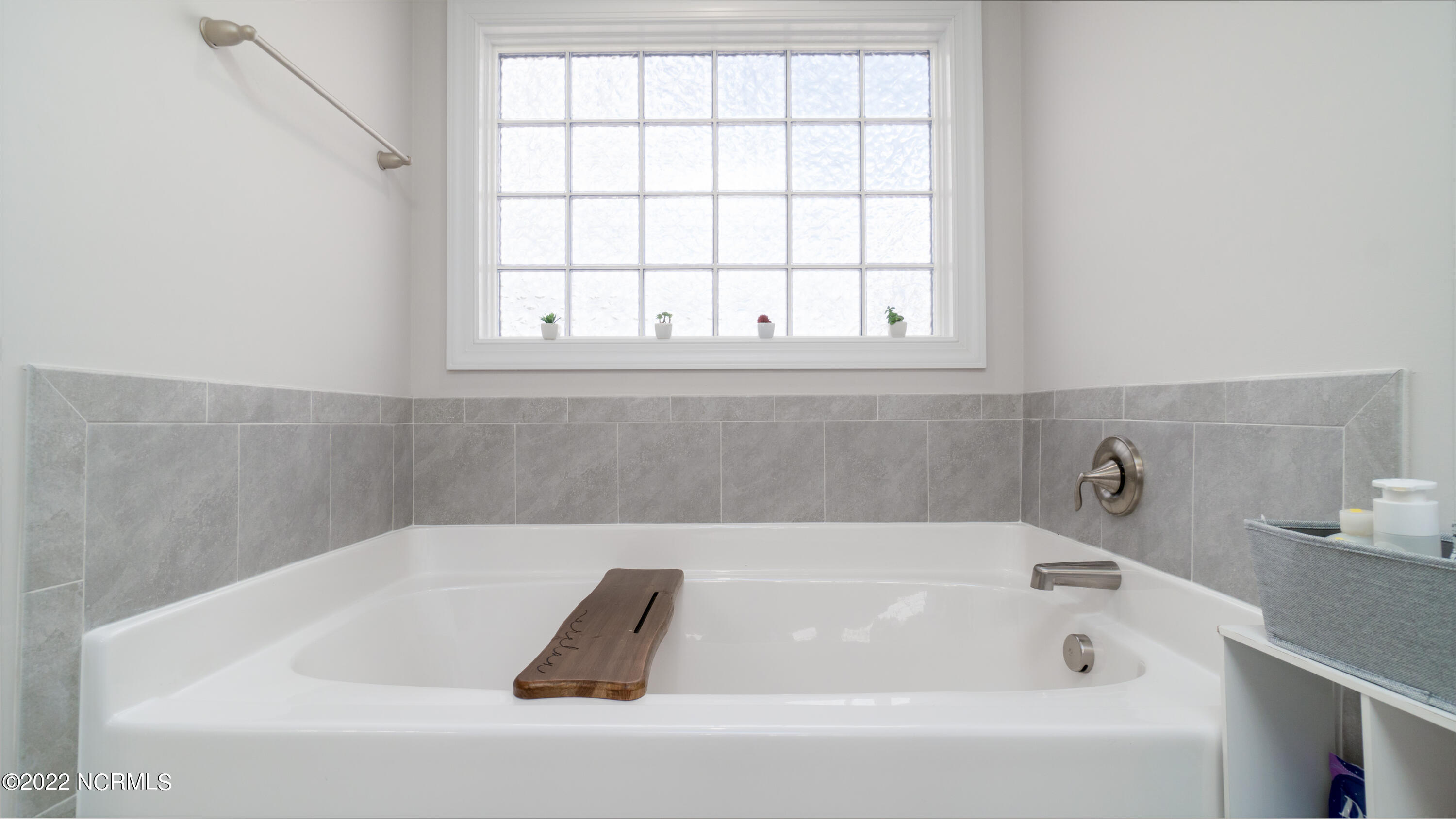 120 Colonial Post Road Jacksonville, NC 28546 - Photo 42 of 59 Master Bathroom