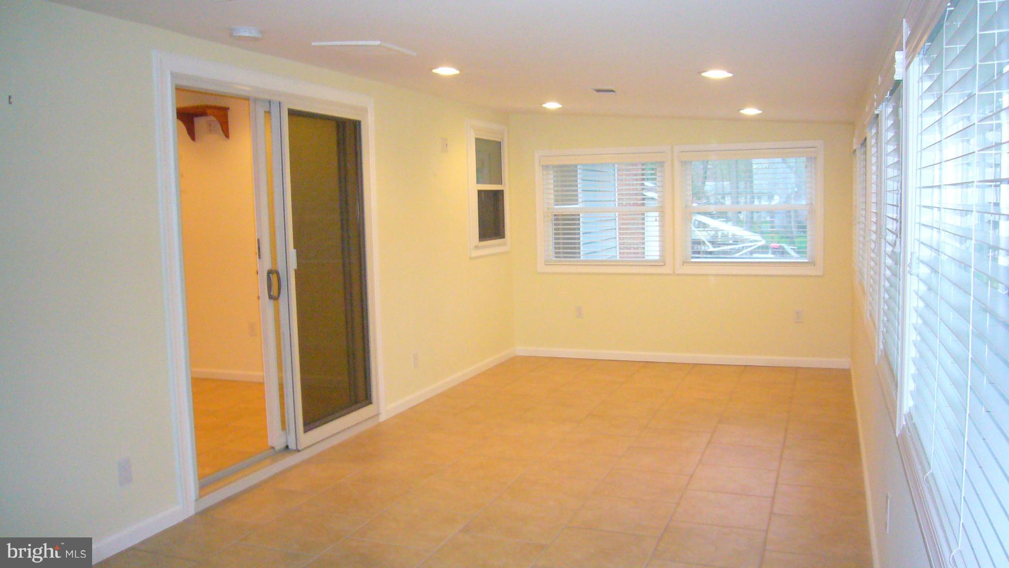 197 Circle Road Pasadena, MD 21122 - Photo 11 of 24 Four Season Room