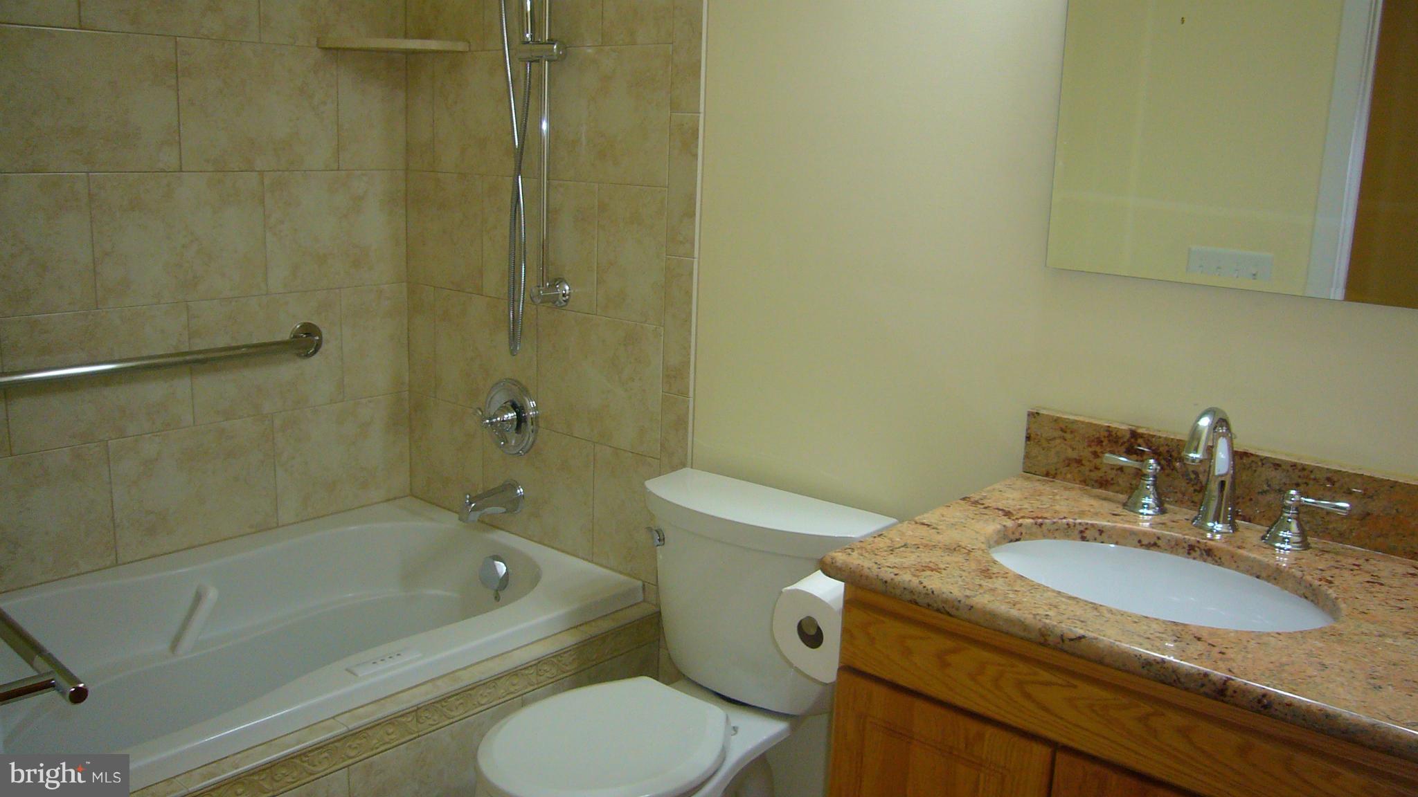 197 Circle Road Pasadena, MD 21122 - Photo 12 of 24 Bath