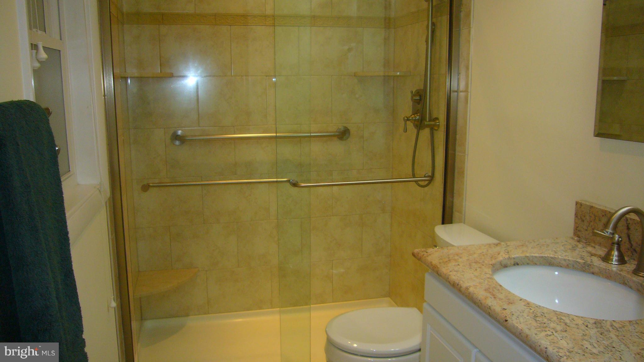 197 Circle Road Pasadena, MD 21122 - Photo 15 of 24 Bath (Master)