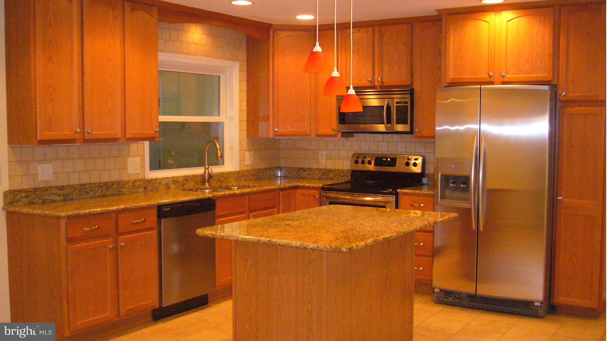 197 Circle Road Pasadena, MD 21122 - Photo 9 of 24 Kitchen