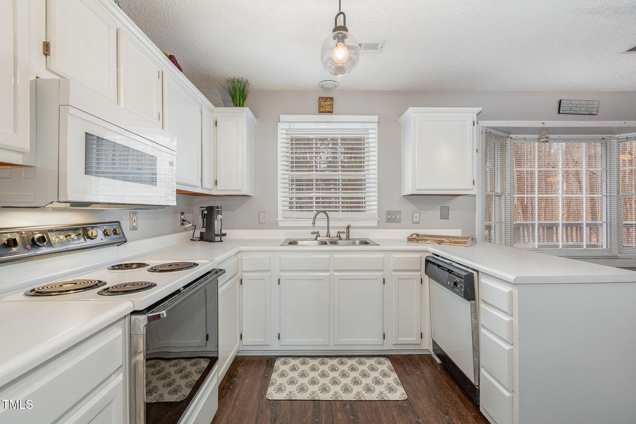 6101 Powder Horn Court Raleigh, NC 27616 - Photo 10 of 24 Kitchen
