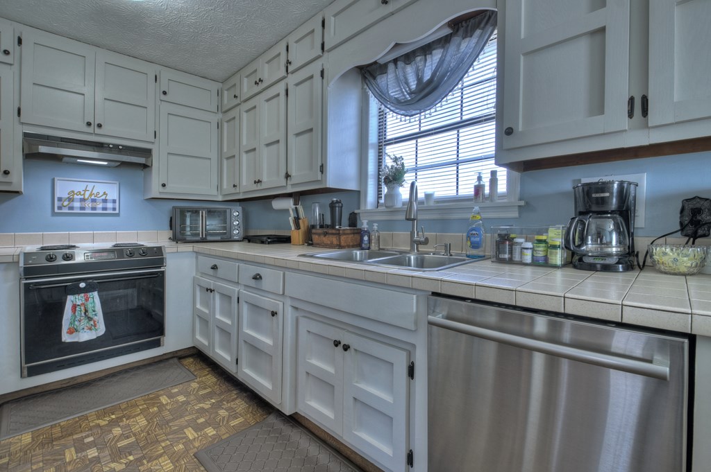 223 Friendship Road Blue Ridge, GA 30513 - Photo 3 of 37 Gallery Image 3