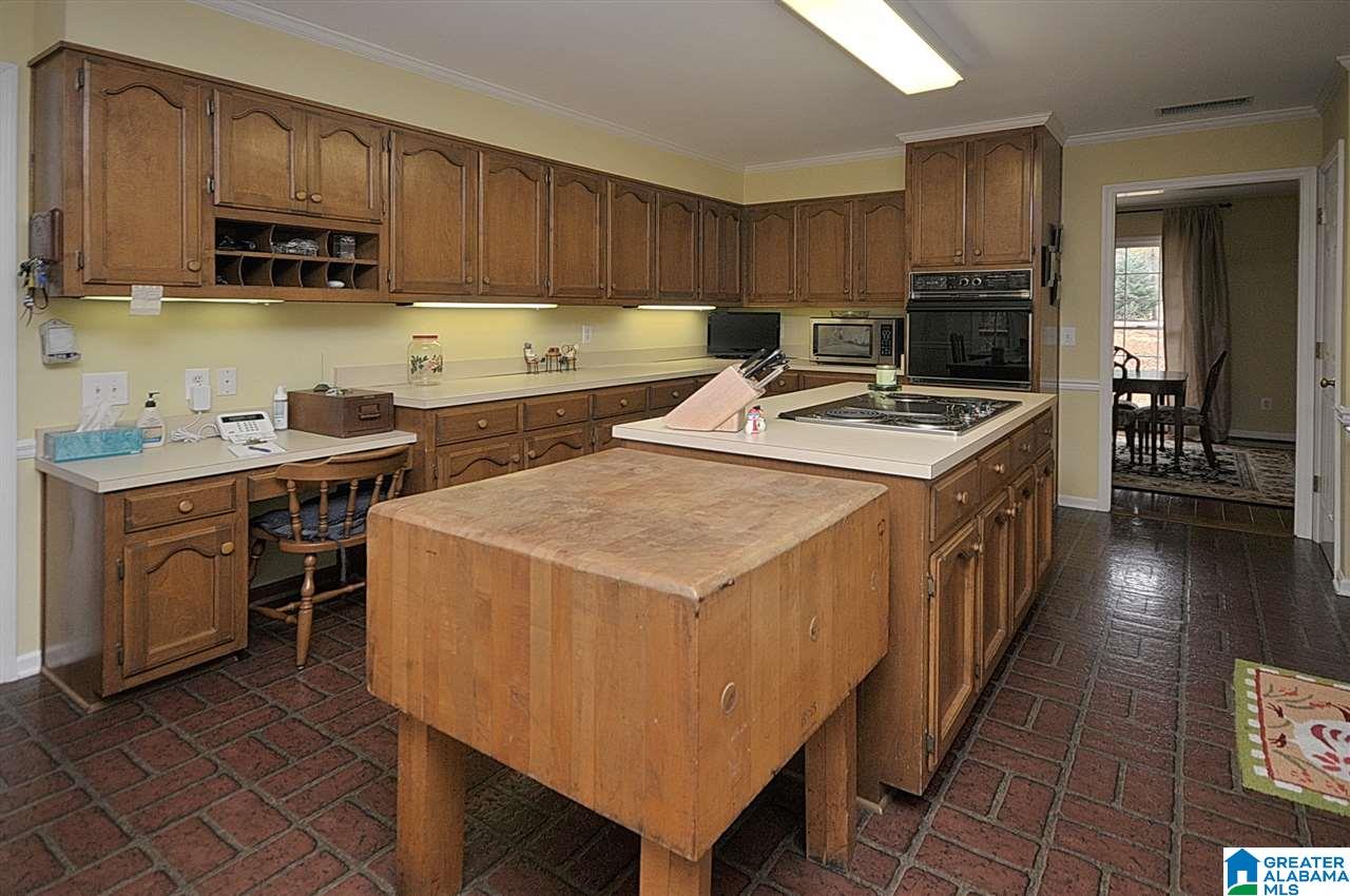 4690 Caldwell Mill Road Birmingham, AL 35243 - Photo 8 of 44