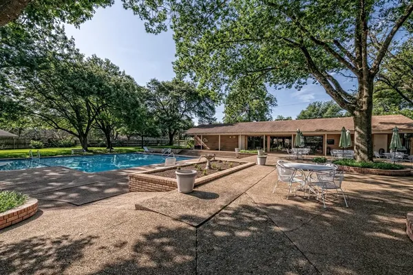 $179,900 | 4924 Cobbs Drive, Unit 2B, Waco, TX 76710