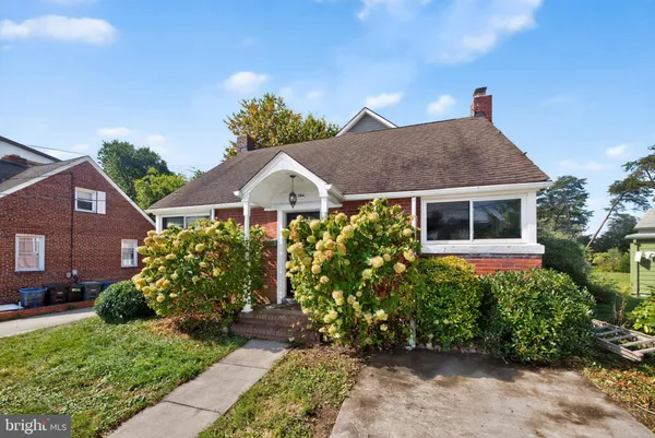 $1,299,000 | 750 North George Mason Drive, Arlington, VA 22203