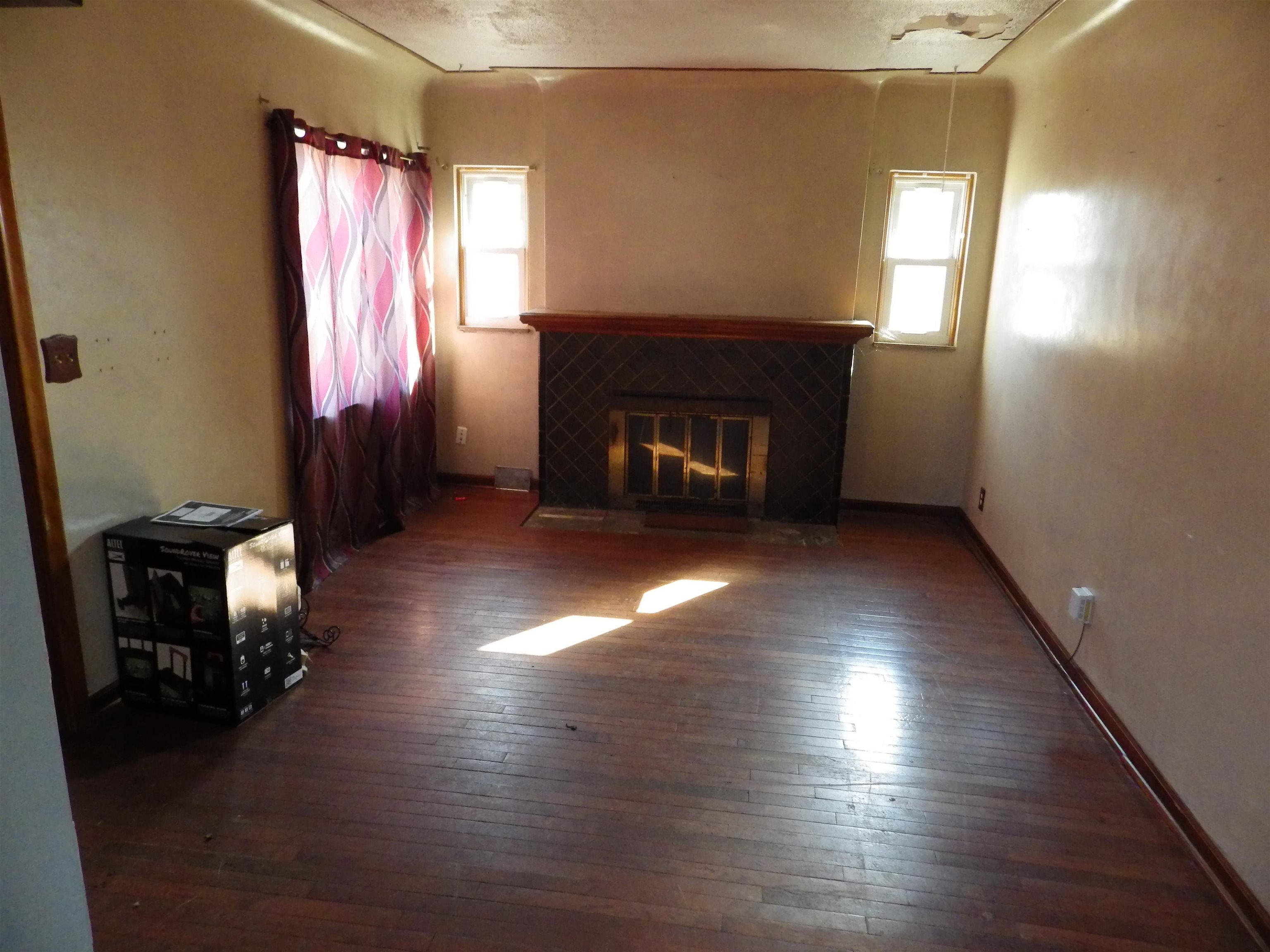 20829 Doepfer Road Warren, MI 48091 - Photo 4 of 8 50201407-605249d5-d5bb-47fa-986f-53920ec8c1f4.JPG