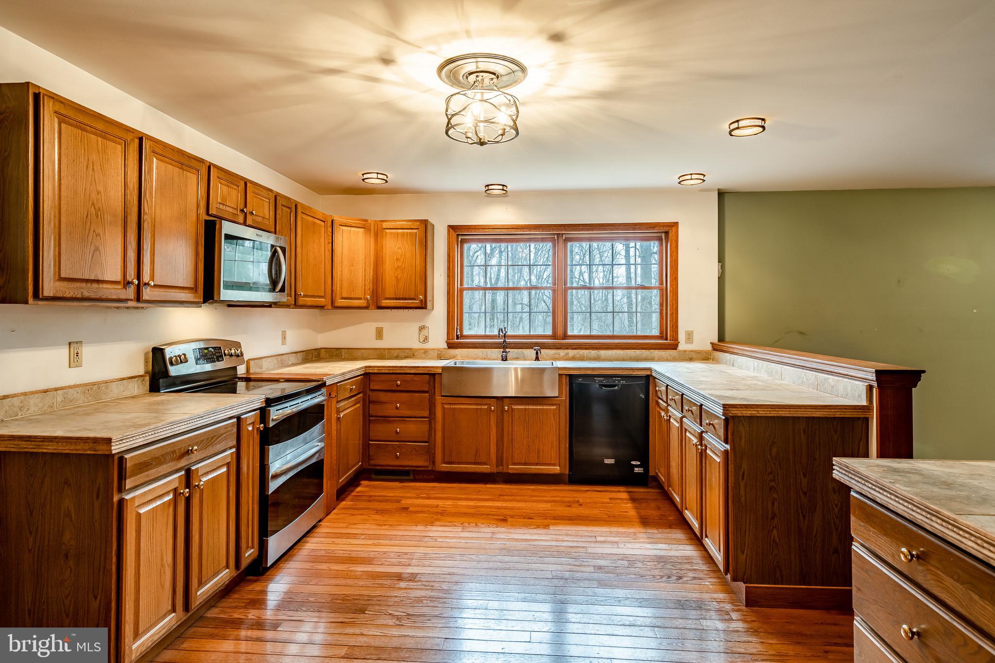802 Angora Road Reading, PA 19606 - Photo 15 of 47