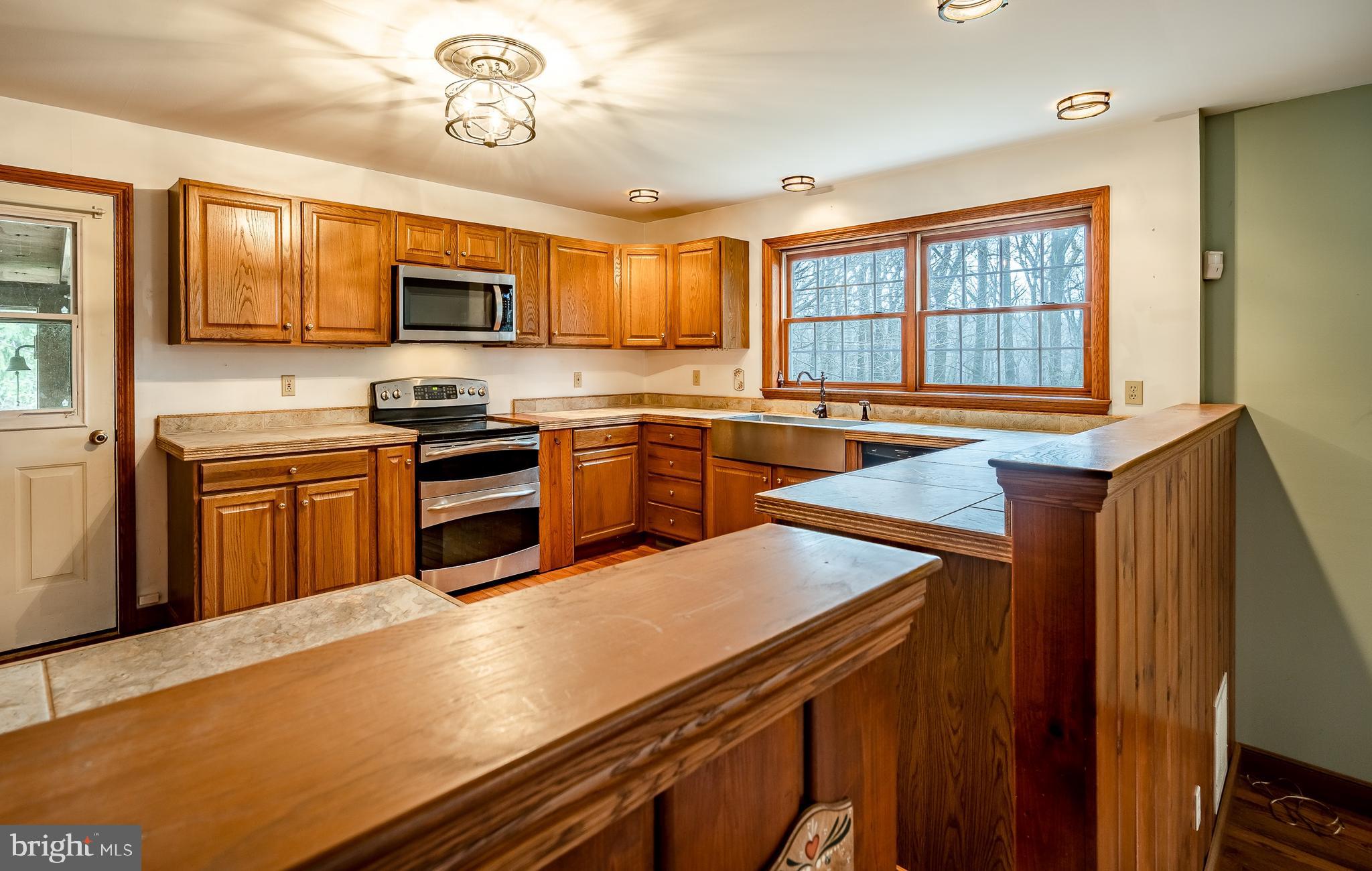 802 Angora Road Reading, PA 19606 - Photo 18 of 47