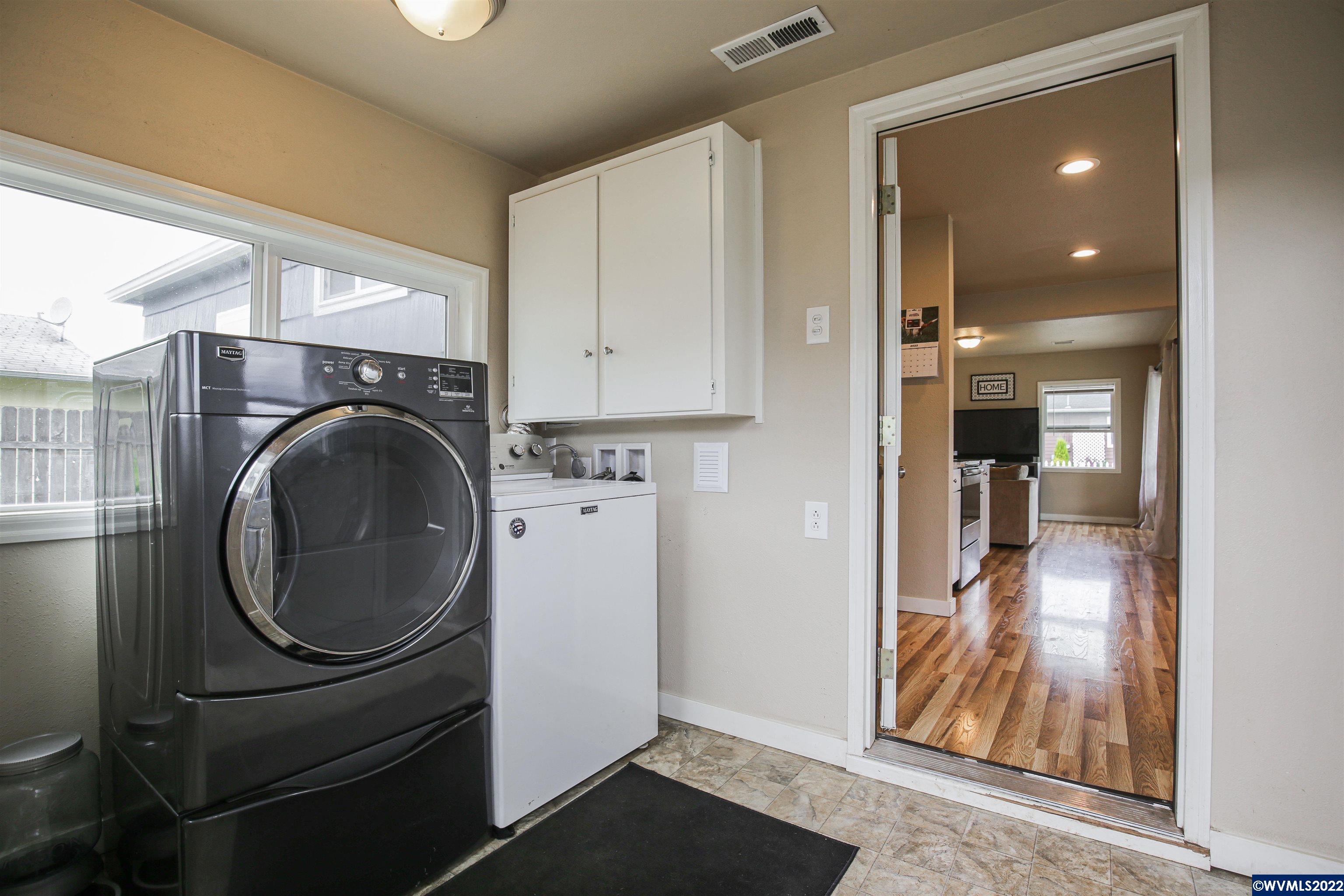 215 Southwest Jasper Street Dallas, OR 97338 - Photo 22 of 42 Gallery Image 22