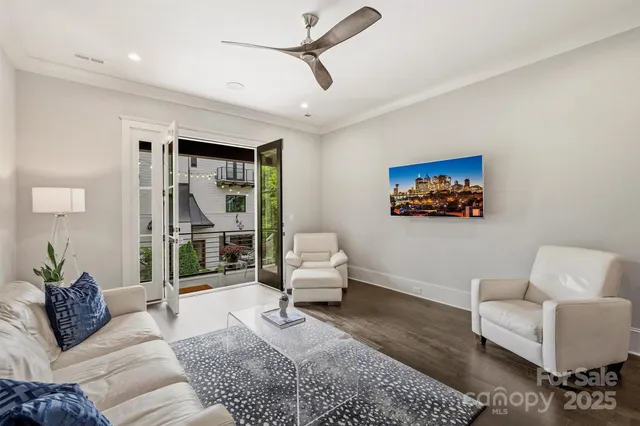 $995,000 | 622 Mattie Rose Lane, Charlotte, NC 28204