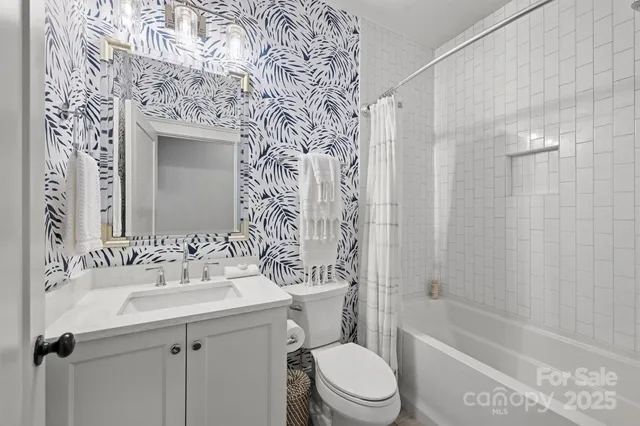 $995,000 | 622 Mattie Rose Lane, Charlotte, NC 28204