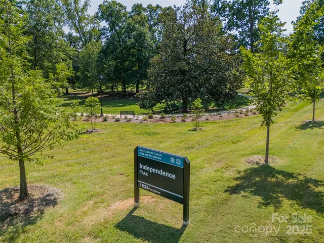 $995,000 | 622 Mattie Rose Lane, Charlotte, NC 28204