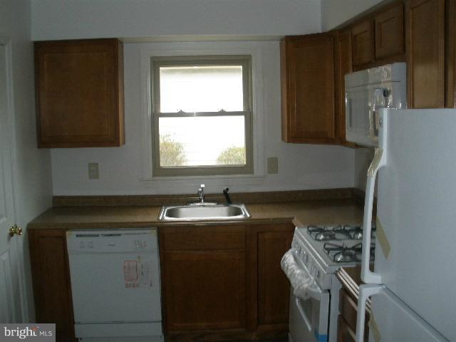 13625 Turnmore Road Silver Spring, MD 20906 - Photo 11 of 13 Kitchen