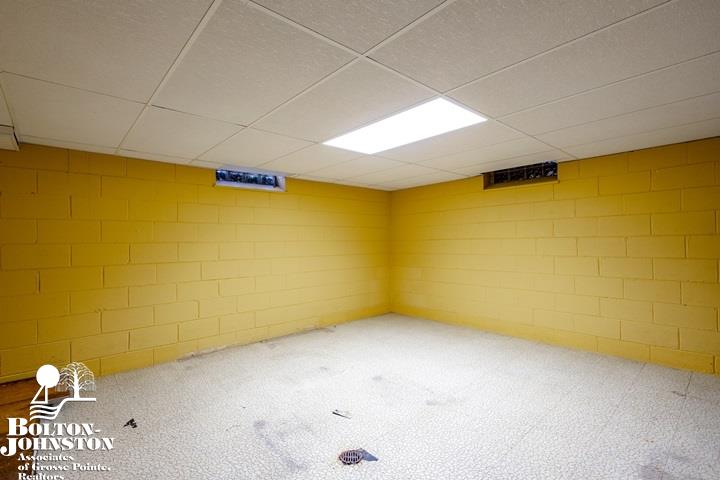 412 Lexington Road Grosse Pointe Farms, MI 48236 - Photo 37 of 43