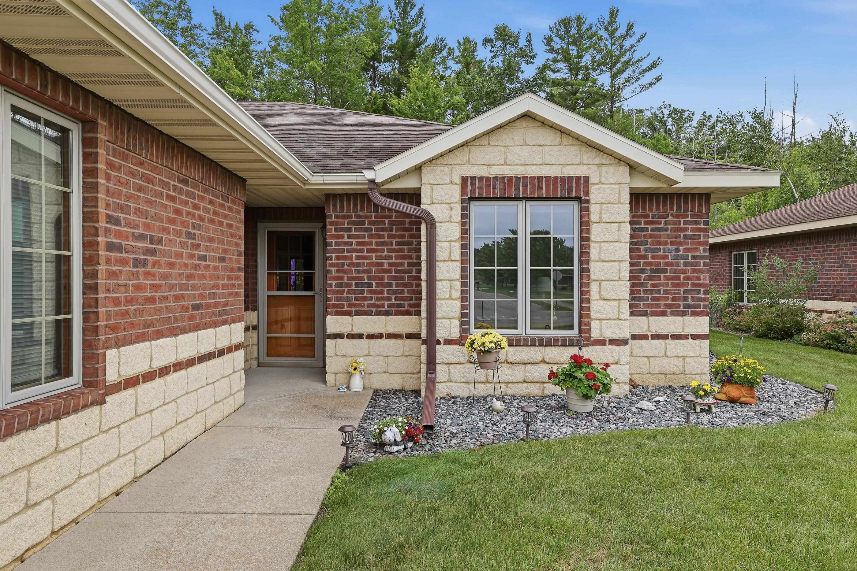 1909 Bluebell Lane Stevens Point, WI 54482 - Photo 4 of 48