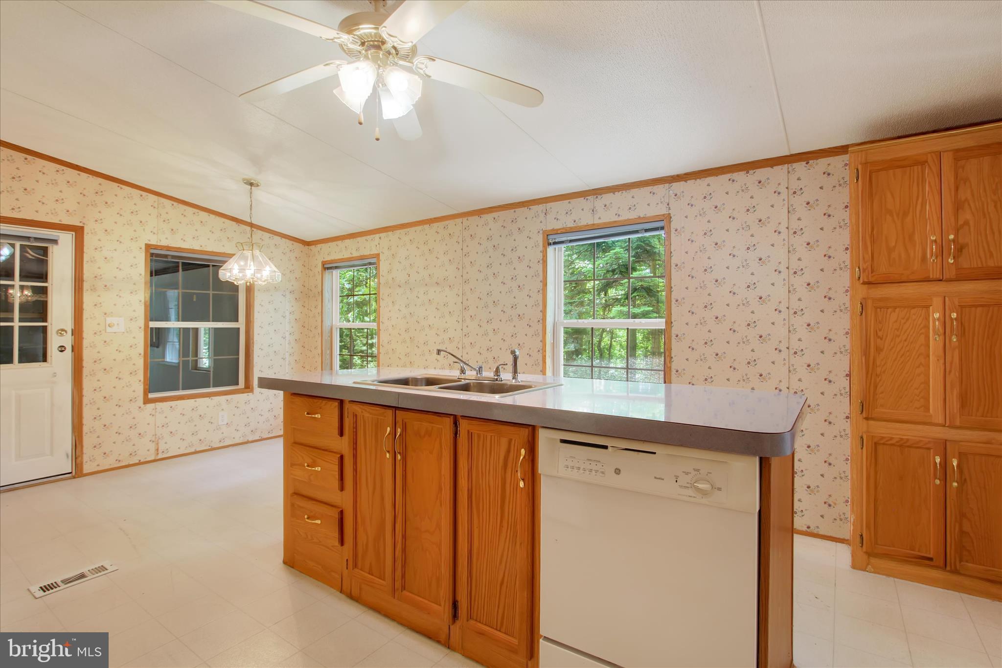 13340 Mentzer Gap Road Waynesboro, PA 17268 - Photo 12 of 32 Kitchen Island