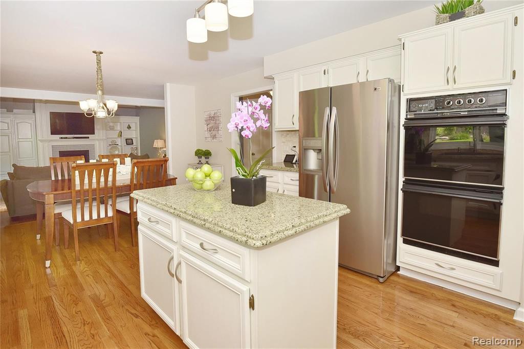 1069 Springwood Lane Rochester Hills, MI 48309 - Photo 10 of 37