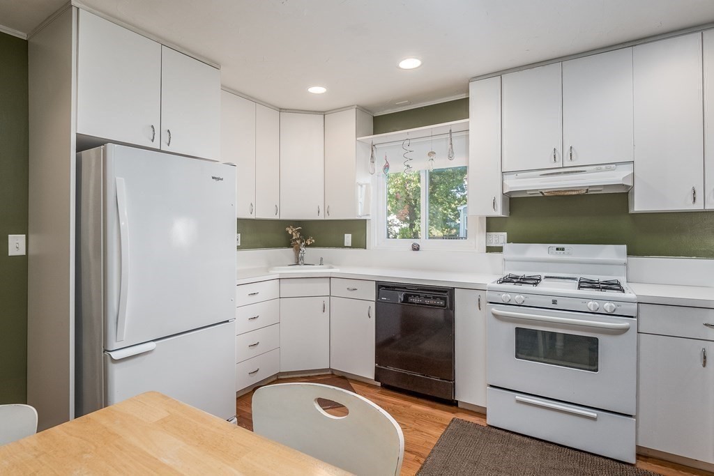 20 Delwood Road Chelmsford, MA 01824 - Photo 18 of 34 Gallery Image 18