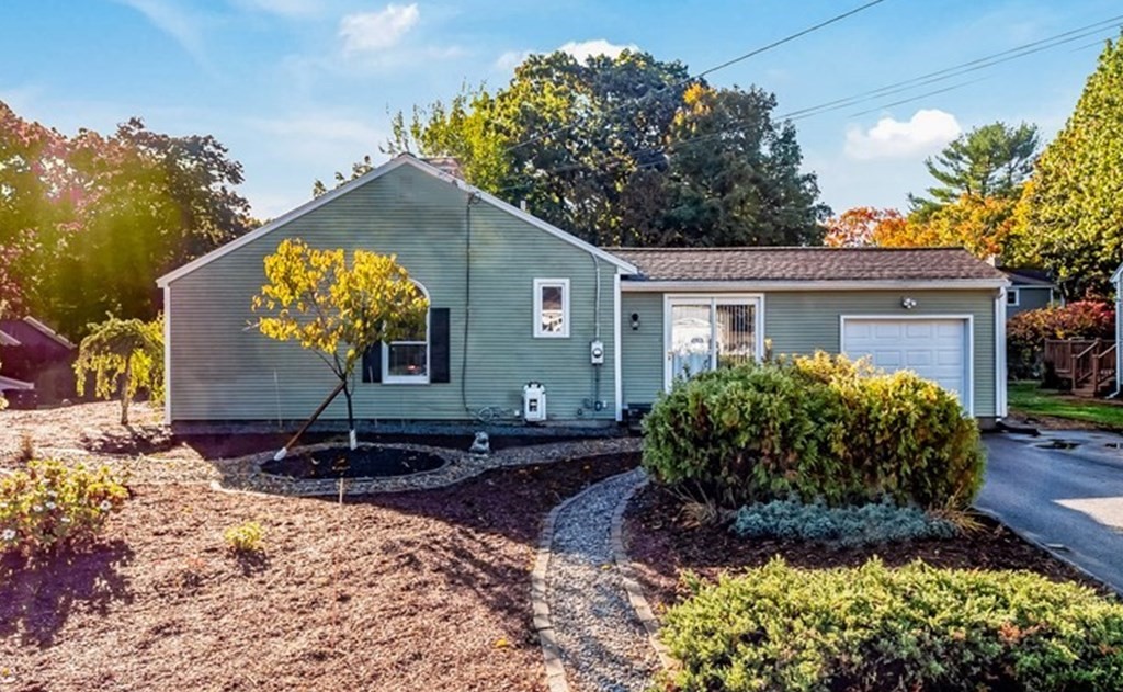 20 Delwood Road Chelmsford, MA 01824 - Photo 4 of 34 Gallery Image 4