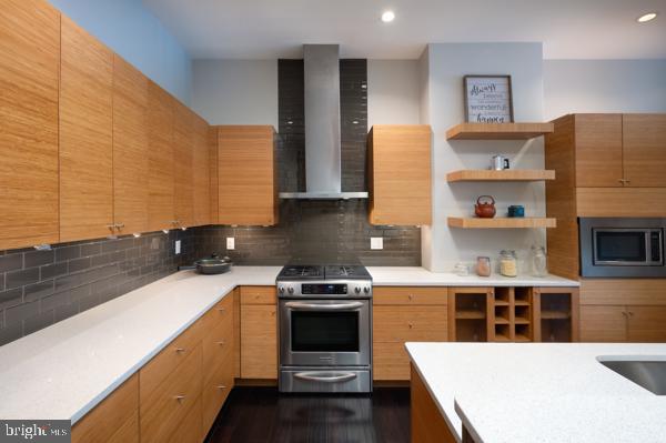 20 Letitia Street, Unit 3B Philadelphia, PA 19106 - Photo 23 of 40 High end KitchenAid appliances